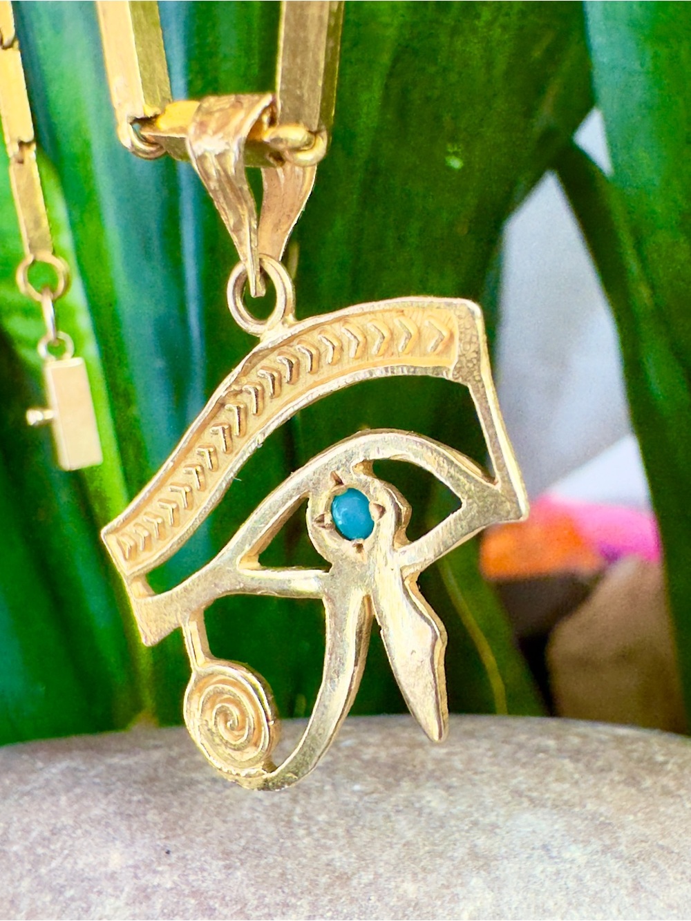 22k Egyptian Eye Pendant - Picture 8 of 12